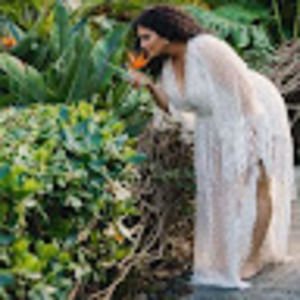 Meet your Posher, Ghada